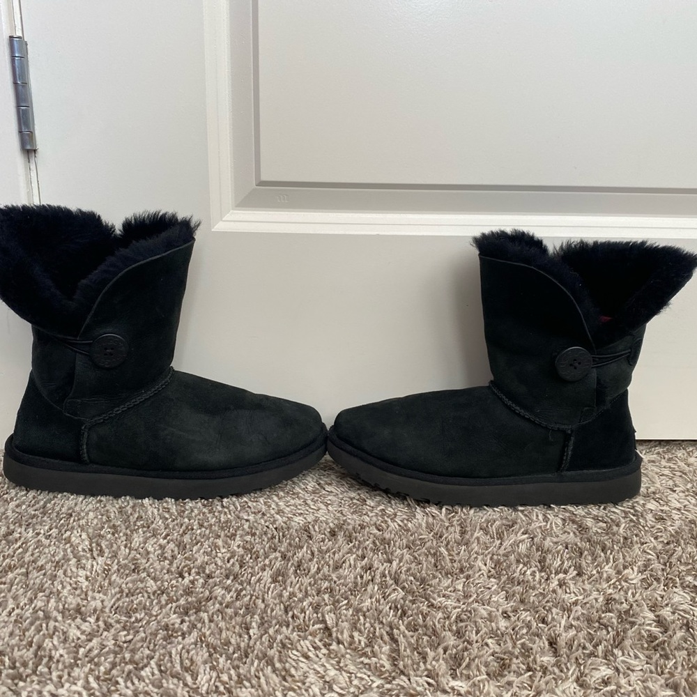 Bailey Button Ugg boots size 9